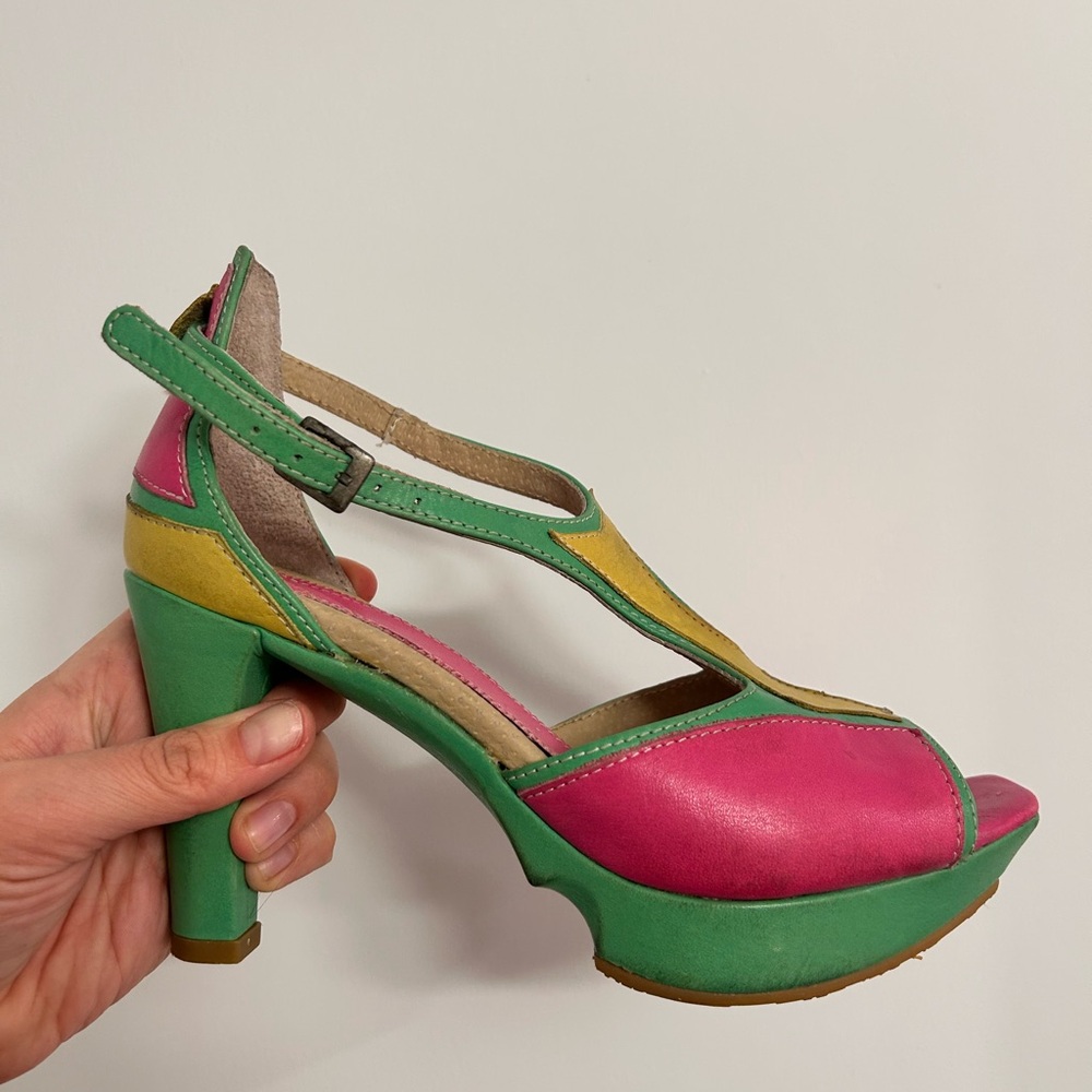 Like Smug by Prophecy shoes size 7.5